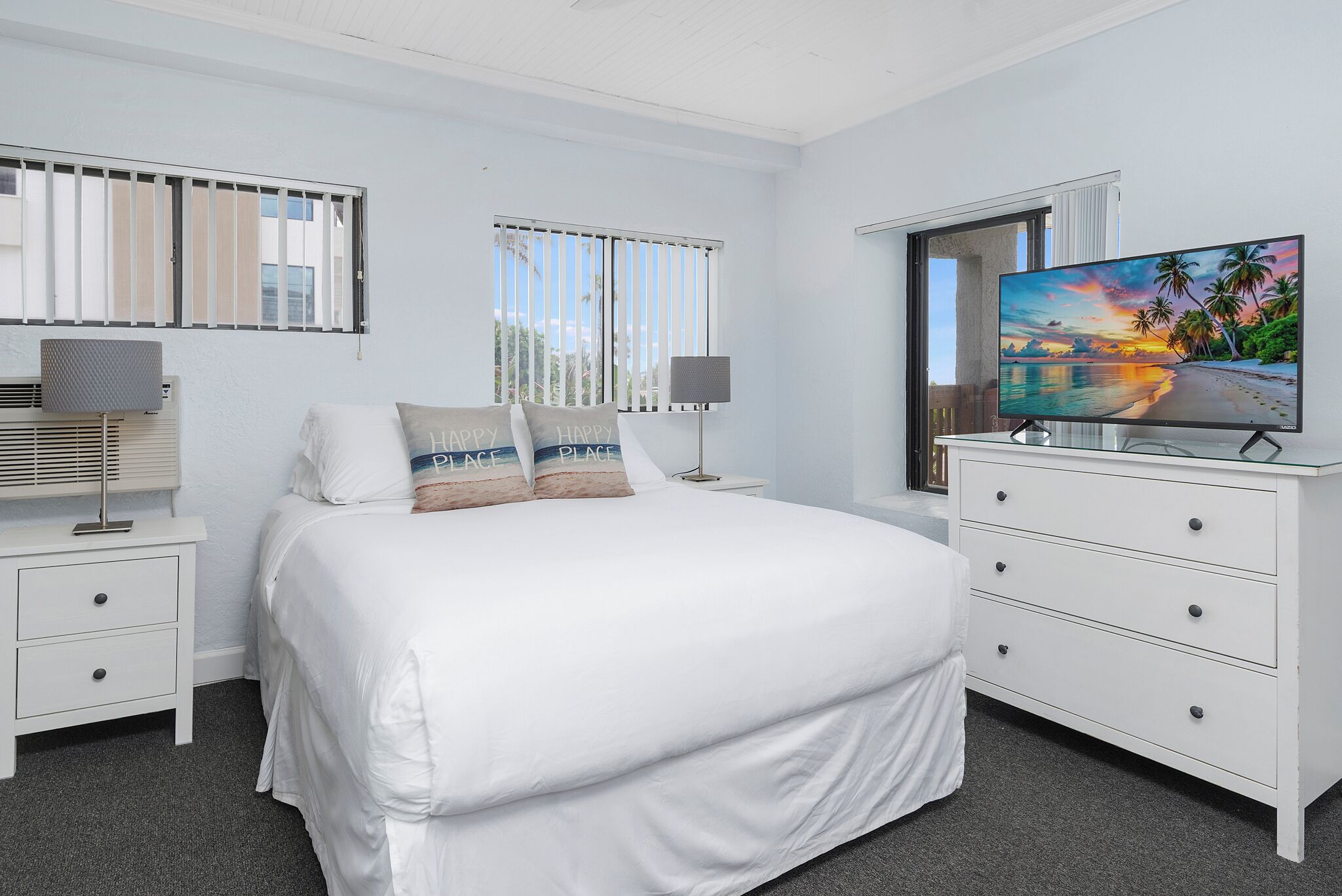 deluxe studio, multiple beds, ocean view | 1 bedroom, egyptian cotton sheets, premium bedding, pillow-top beds