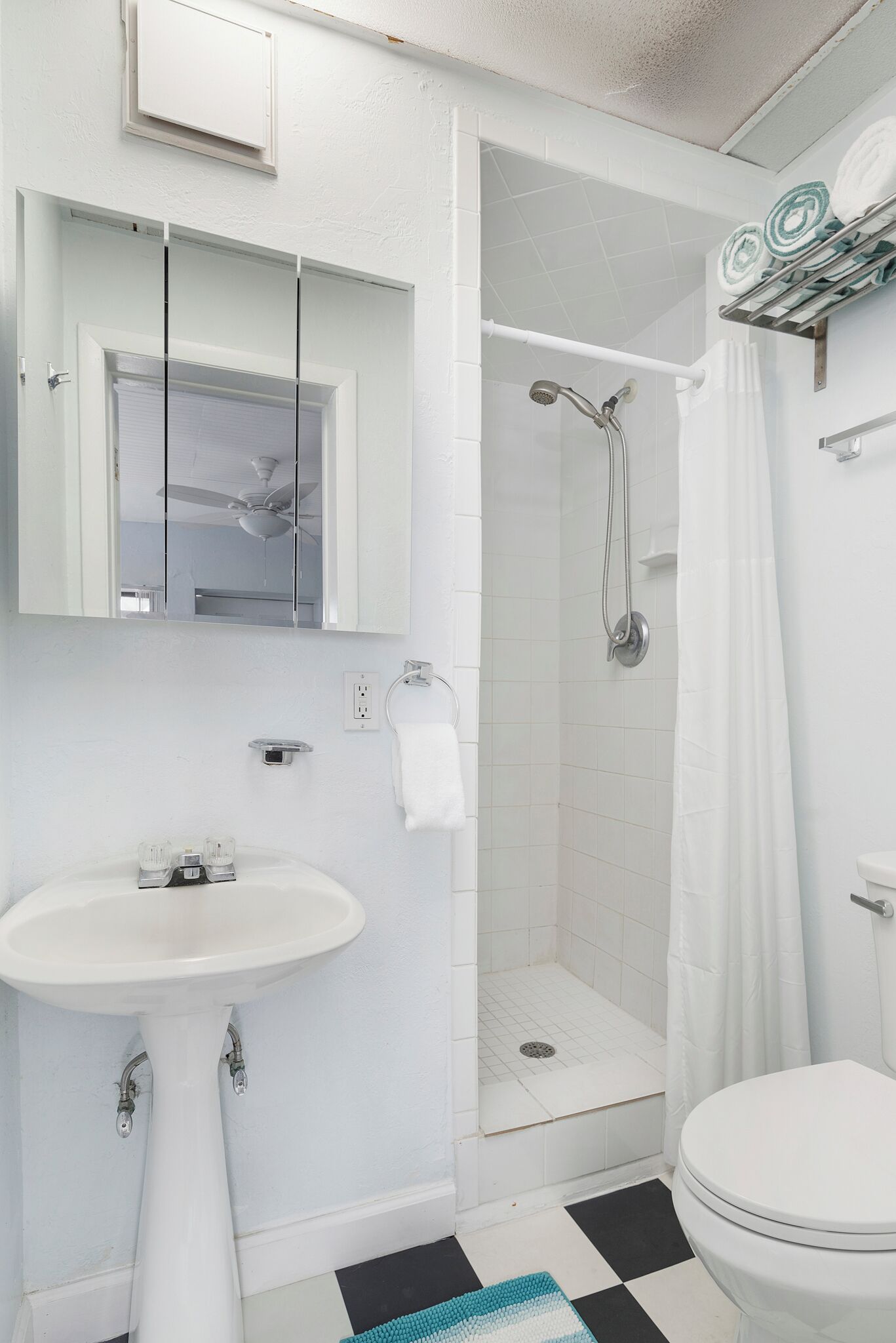 deluxe studio, 1 queen bed with sofa bed, ocean view | bathroom | free toiletries, hair dryer, towels, soap