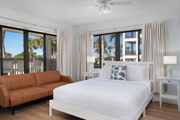 Suite estudio superior, varias camas, vista al océano, frente al mar | Sábanas de algodón egipcio y ropa de cama de alta calidad 