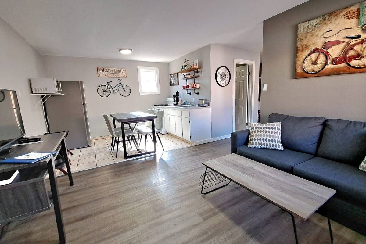 signature suite, 1 bedroom, non smoking, kitchen | living area | 32-inch tv with cable channels, ping pong