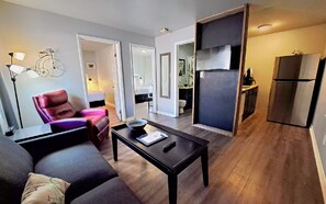 Signature suite, 2 slaapkamers, keuken | Individueel gedecoreerd, individueel gemeubileerd