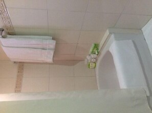 Standard Room, 1 Queen Bed | Deep soaking bathtub