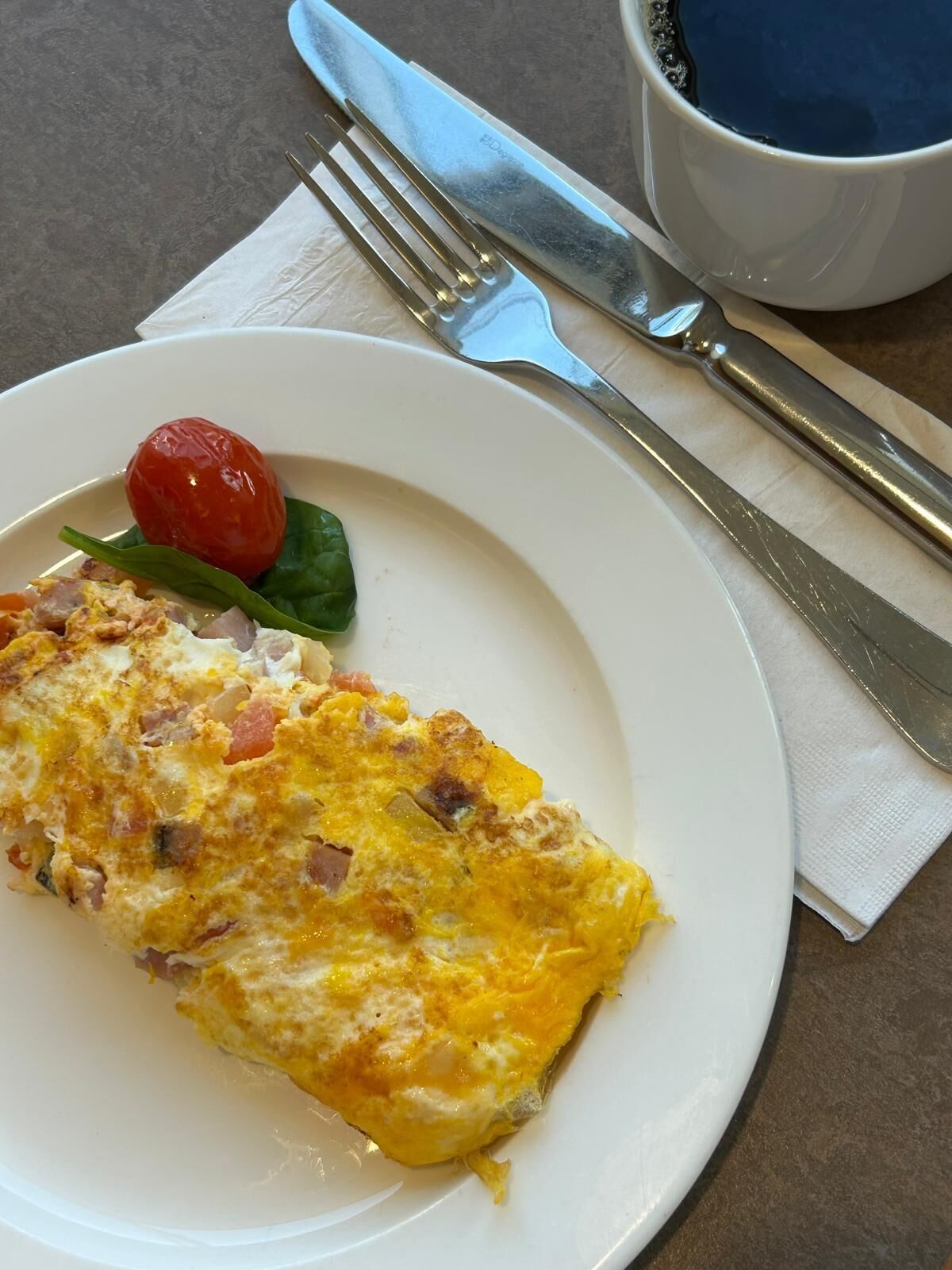 早餐，供應午餐和晚餐