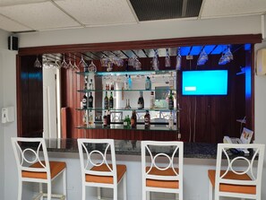 Breakfast, lunch and dinner served