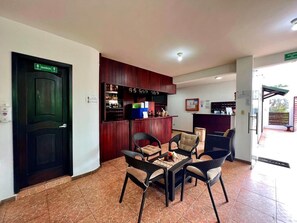 Reception - Hotel Cally Galapagos (Puerto Villamil)