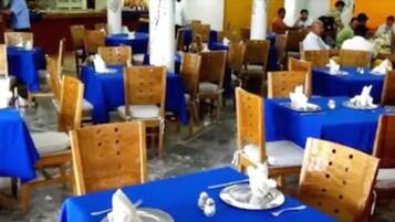 Se sirven desayunos, comidas y cenas