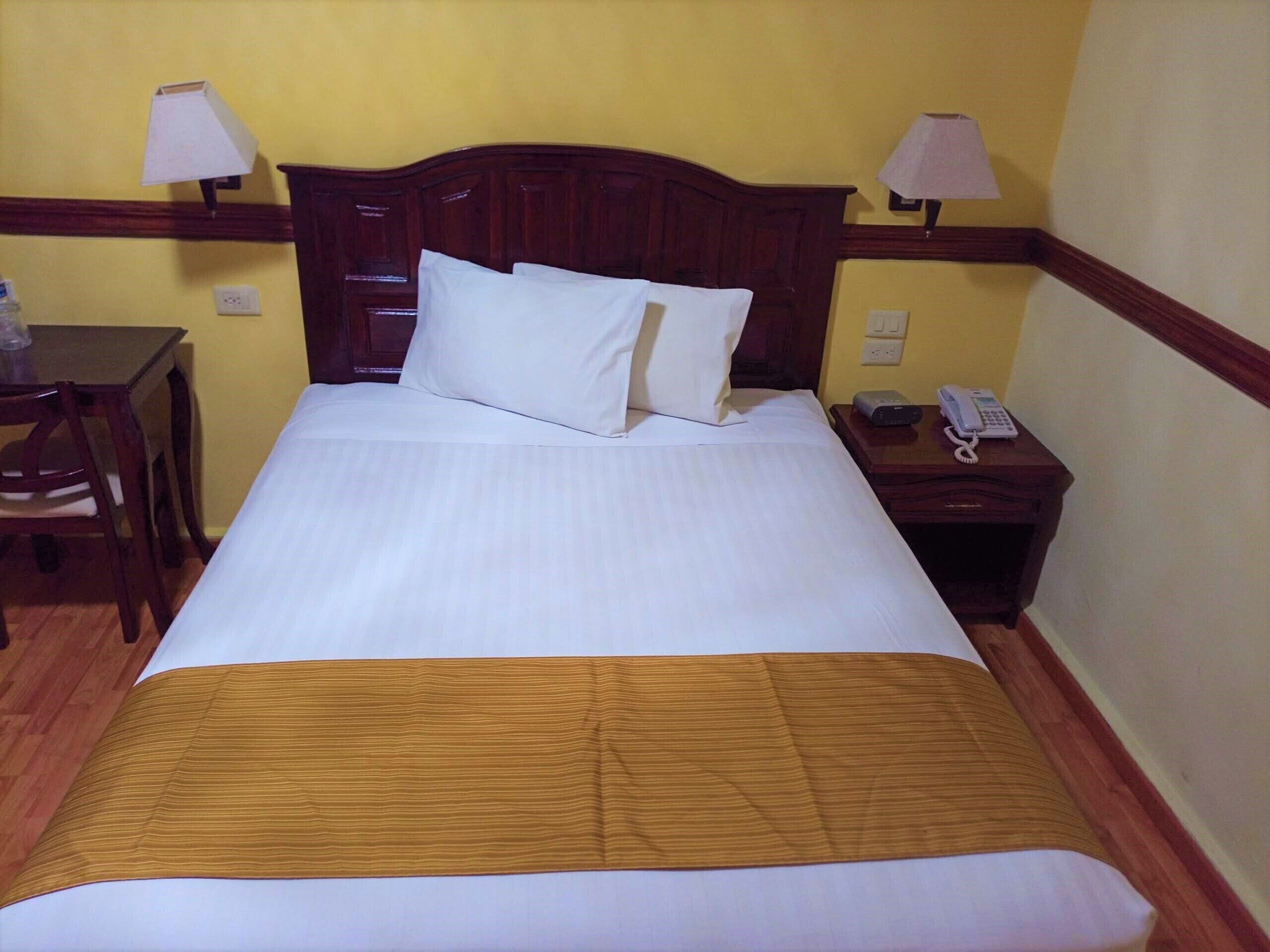 In-room safe, laptop workspace, iron/ironing board, free WiFi