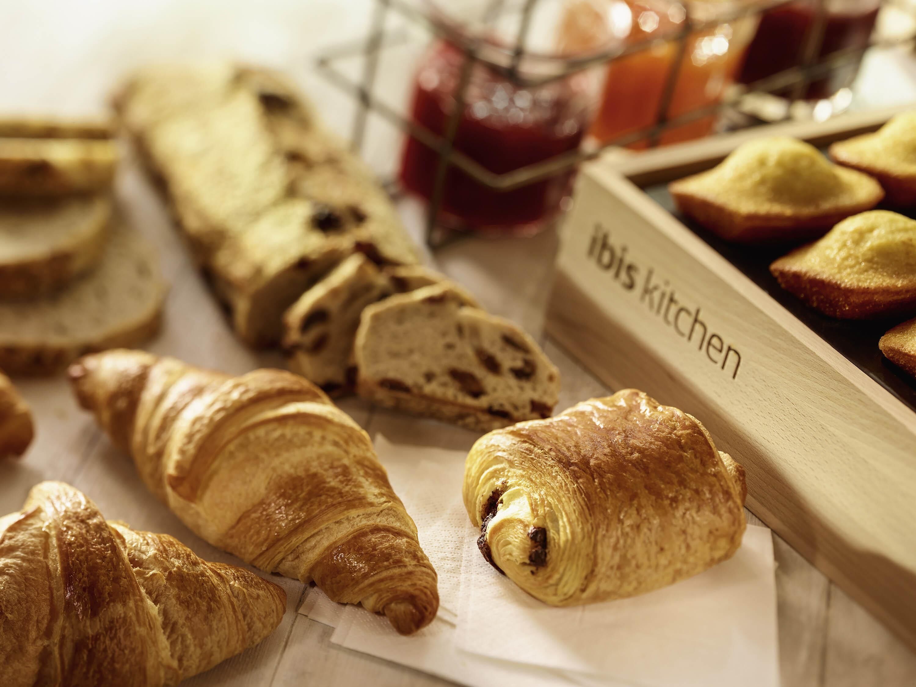 Frühstücksbuffet gegen Gebühr