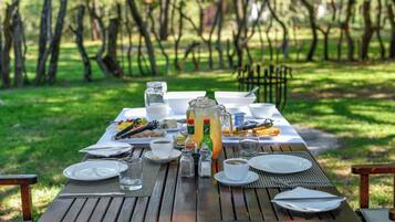 Free daily full breakfast