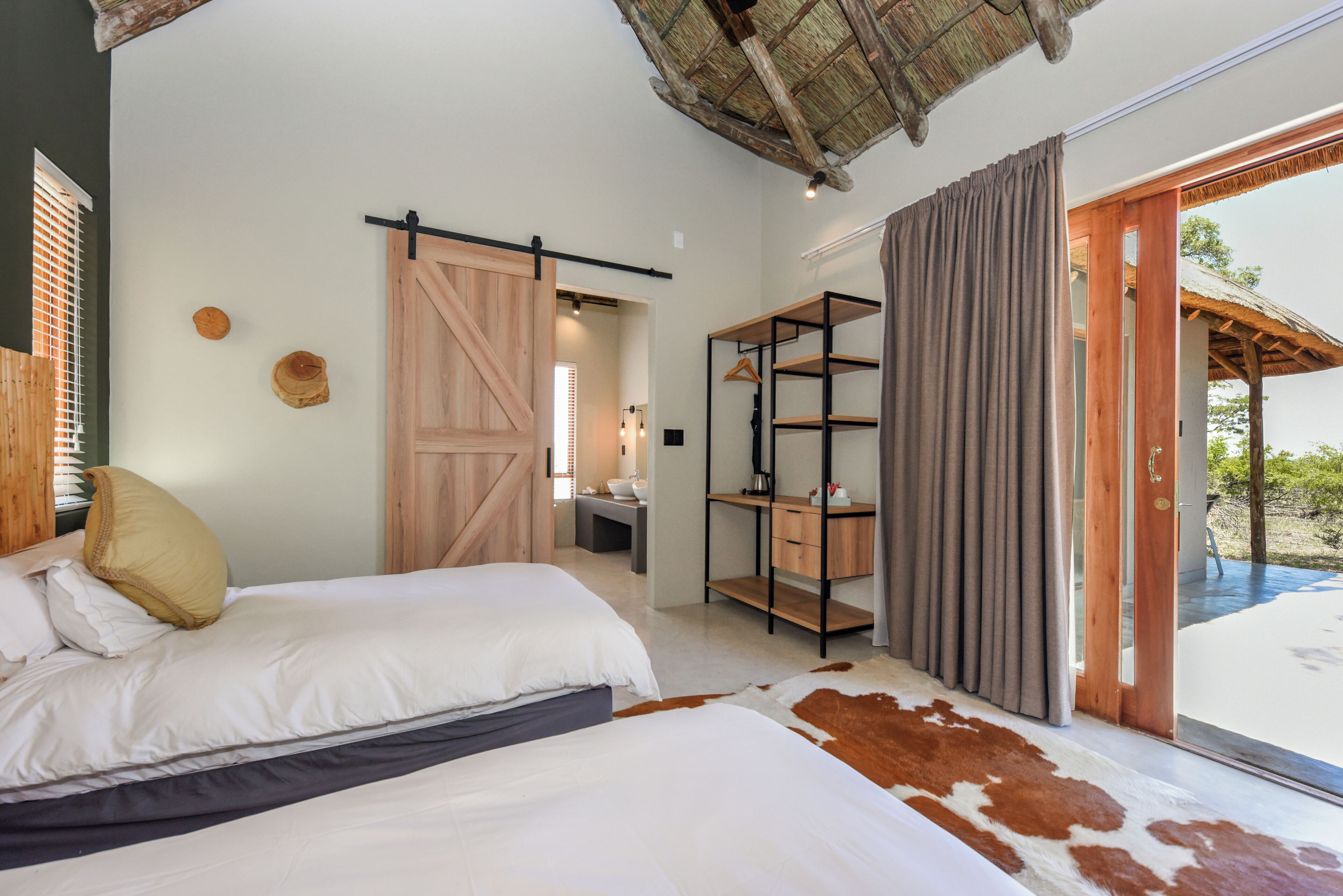 Family Room | In-room safe, free WiFi, bed sheets