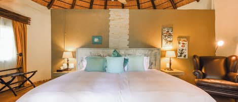 Room (Rondavel) | In-room safe, free WiFi, bed sheets