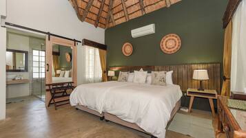 In-room safe, free WiFi, bed sheets