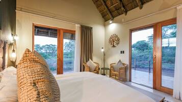 Camera familiare | 1 camera, una cassaforte in camera, una scrivania, Wi-Fi gratuito