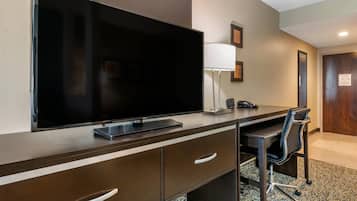 1 bedroom, premium bedding, pillowtop beds, in-room safe