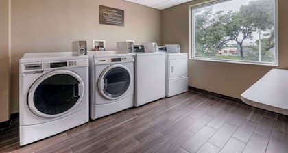 Comfort Suites Fort Lauderdale Airport South & Cruise Port