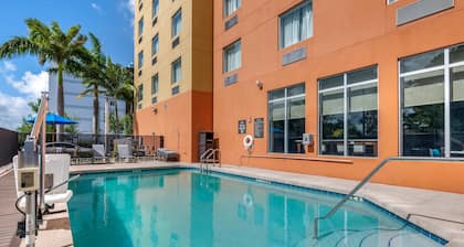 Comfort Suites Fort Lauderdale Airport South & Cruise Port