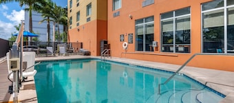 Comfort Suites Fort Lauderdale Airport South & Cruise Port