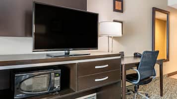 1 bedroom, premium bedding, pillowtop beds, in-room safe