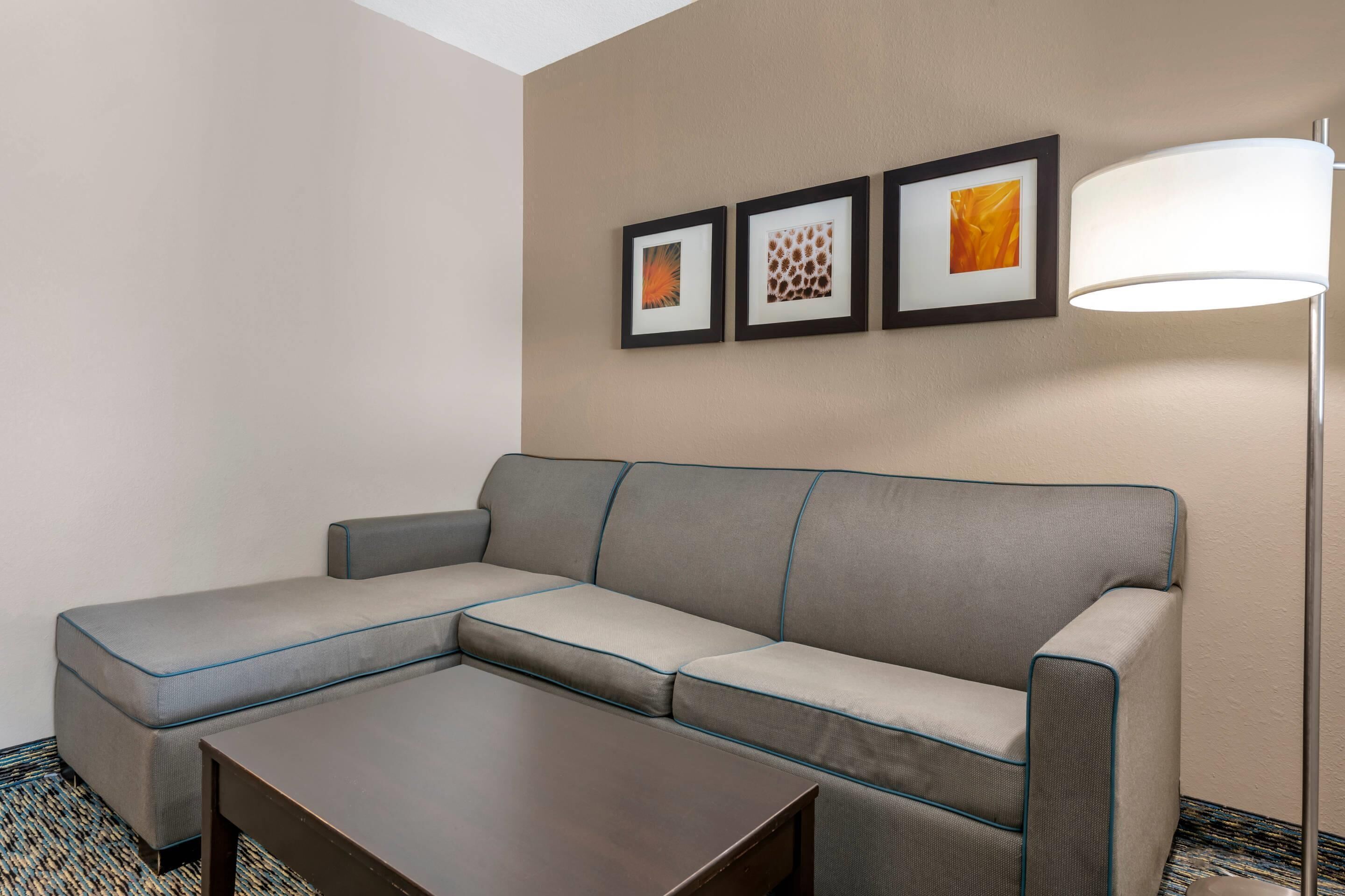 1 bedroom, premium bedding, pillow-top beds, in-room safe