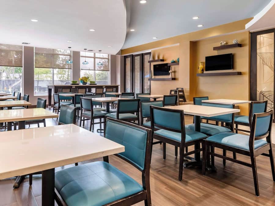 Colazione a buffet inclusa, servita tutte le mattine