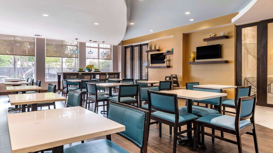 Comfort Suites Fort Lauderdale Airport South & Cruise Port