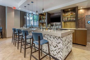 Dinner served  - Cambria Hotel Rockville (Rockville)