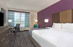 Room, 1 King Bed, Non Smoking | Premium bedding, pillowtop beds, desk, iron/ironing board - La Quinta Inn & Suites by Wyndham Chattanooga - Lookout Mtn (Chattanooga)