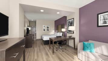 行政客房, 1 張特大雙人床, 非吸煙房 | 高級寢具、舒適加層、書桌、熨斗/熨衣板