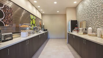 Ilmainen päivittäinen buffetaamiainen