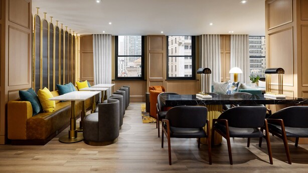 Lobby-lounge