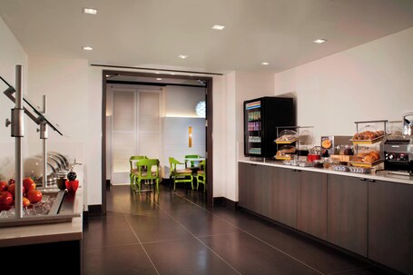 Residence Inn Marriott New York Downtown Manhattan WTC Area - Image 4