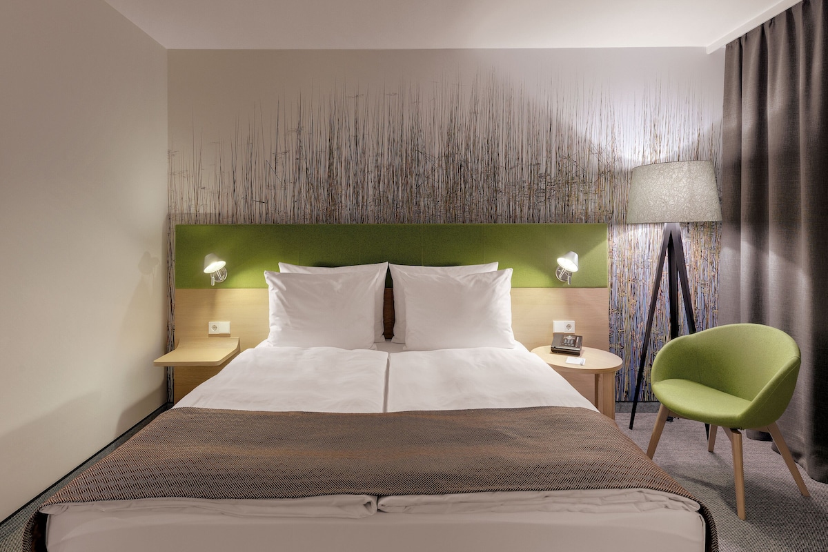 In-room safe, desk, blackout drapes, soundproofing