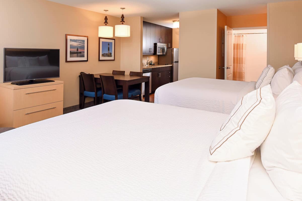 Hypo-allergenic bedding, blackout curtains, iron/ironing board