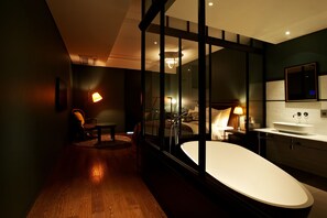 Standard Double Room | In-room safe, desk, soundproofing, iron/ironing board - Lee Design Hotel (Yongin)