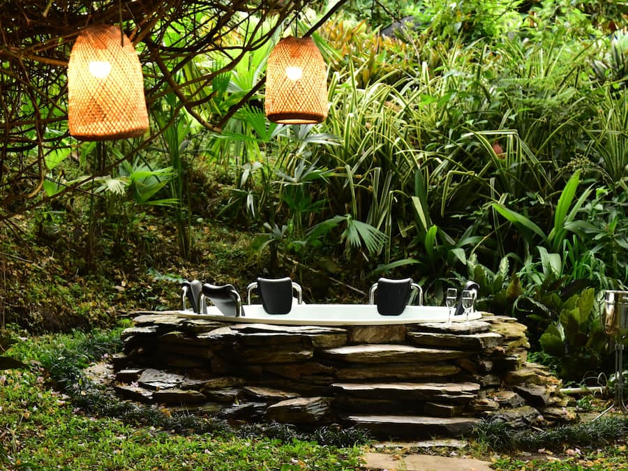 Outdoor spa tub