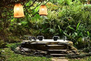 Bồn tắm spa ngoài trời