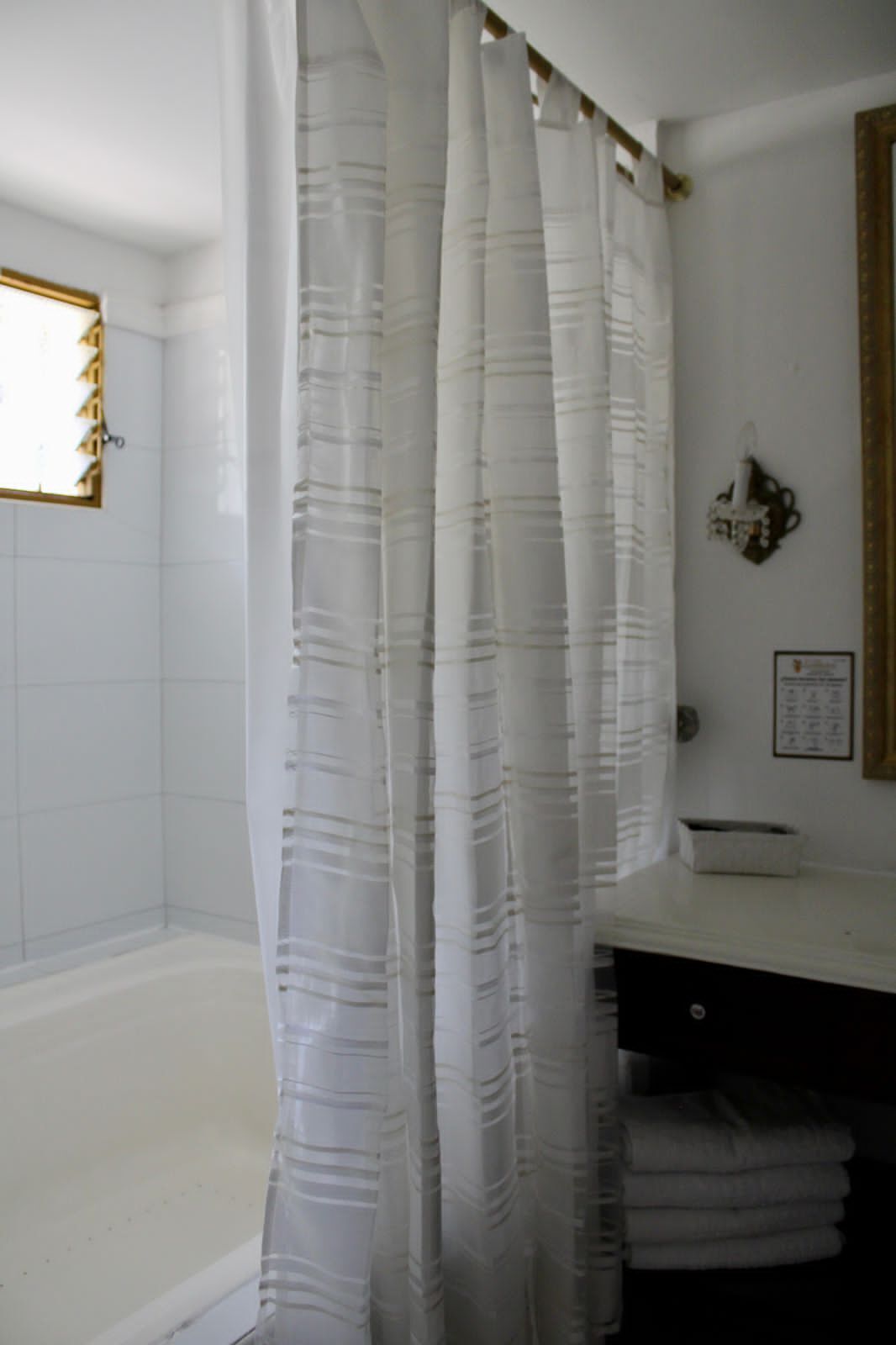 standard triple room | bathroom | shower, rainfall showerhead, free toiletries, towels