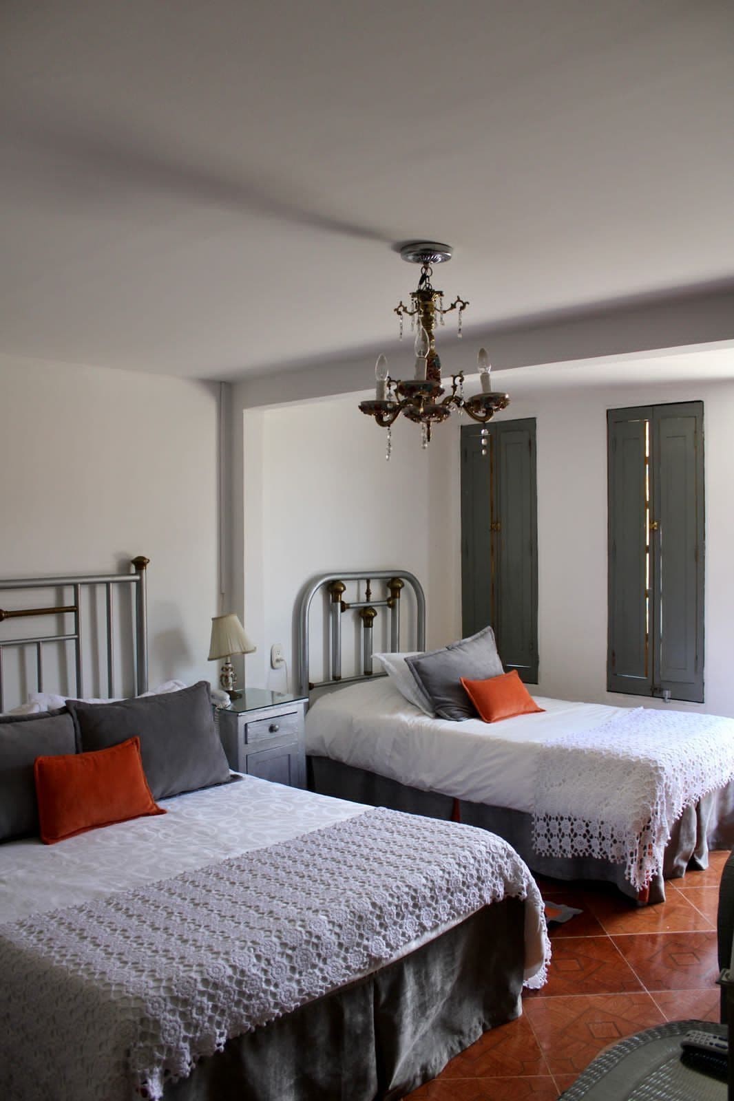 standard triple room | 1 bedroom, in-room safe, individually decorated, individually furnished