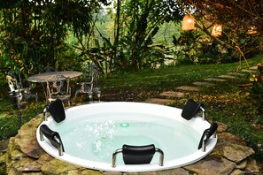Baignoire à remous extérieure