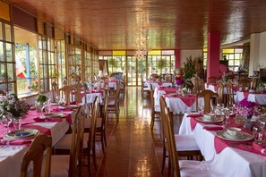 Restaurant - Finca Hotel Los girasoles (Montenegro)