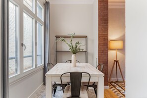 Basic Apartment | Dining room - Fuster Apartments By Aspasios  (Barcelona)