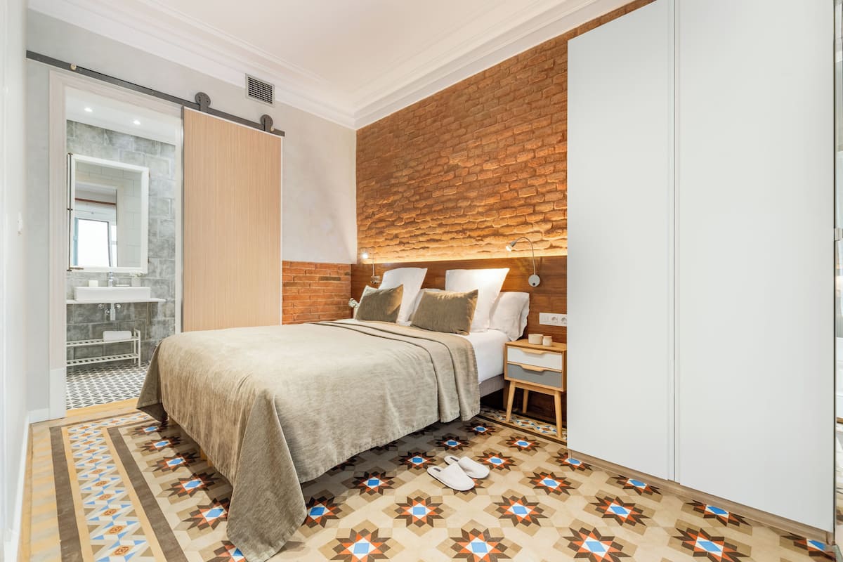 Basic Apartment | Premium bedding, in-room safe, individually decorated