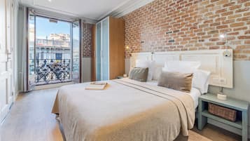 Premium Apartment | Premium bedding, in-room safe, individually decorated