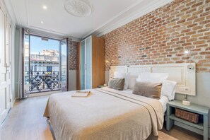 Premium appartement | Luxe beddengoed, een kluis op de kamer, individueel gedecoreerd