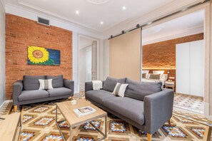Living area - Fuster Apartments By Aspasios  (Barcelona)