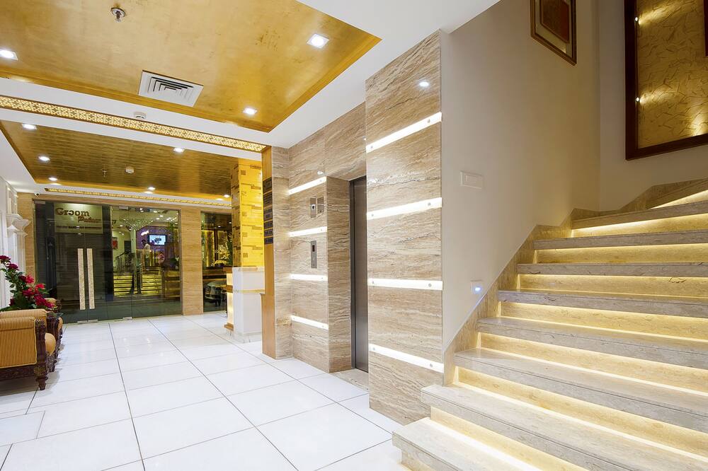 Hotel Swaran Palace