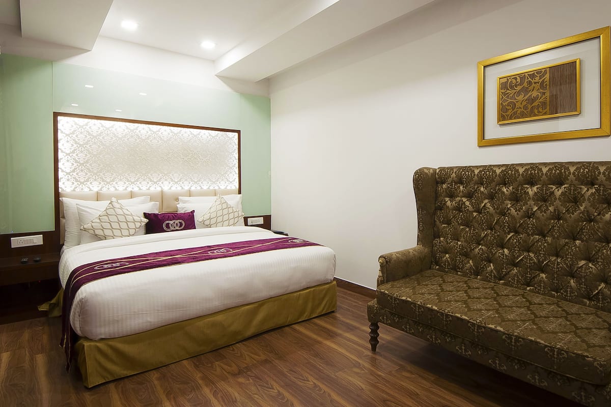 Premium Room | Cadar kapas Mesir, peralatan tempat tidur premium, bar mini