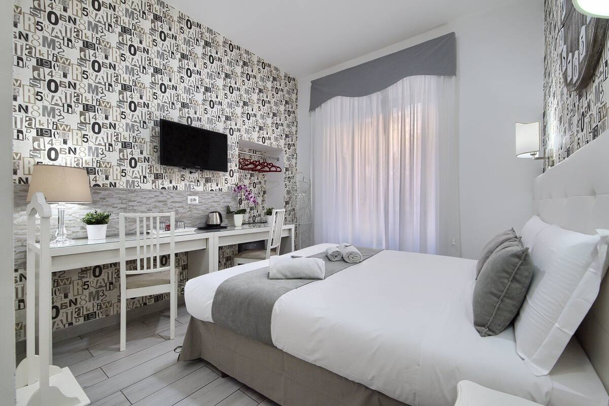 Double Room | In-room safe, desk, blackout curtains, soundproofing