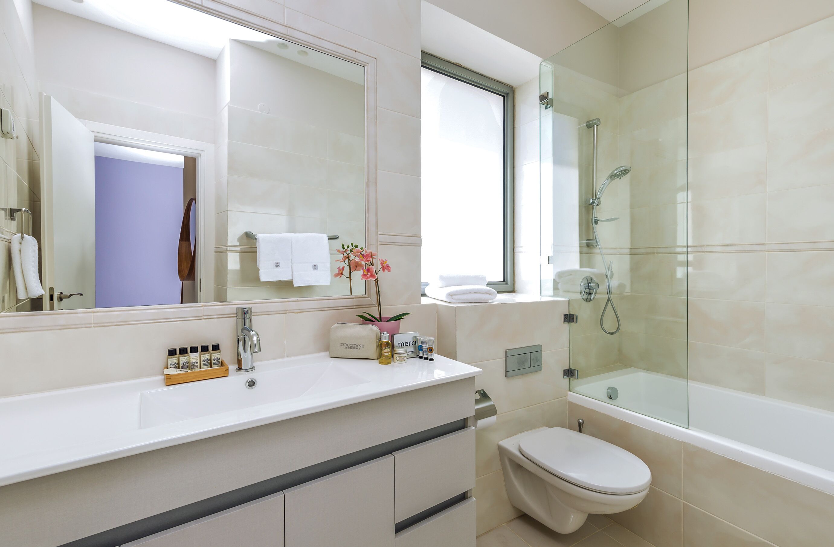 Apartment, 1 Bedroom, Balcony (Jaffa 35) | Bilik Mandi | Hulu semburan mandi hujan, kelengkapan dandanan diri percuma 