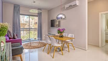 Appartement, 1 slaapkamer, balkon (Jaffa 35) | Dineren in de kamer